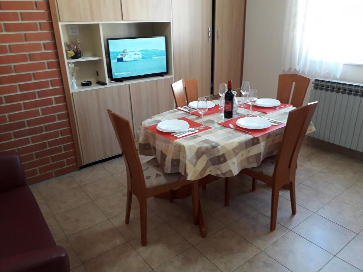 Apartments J&R Babara Biograd Na Moru Buitenkant foto