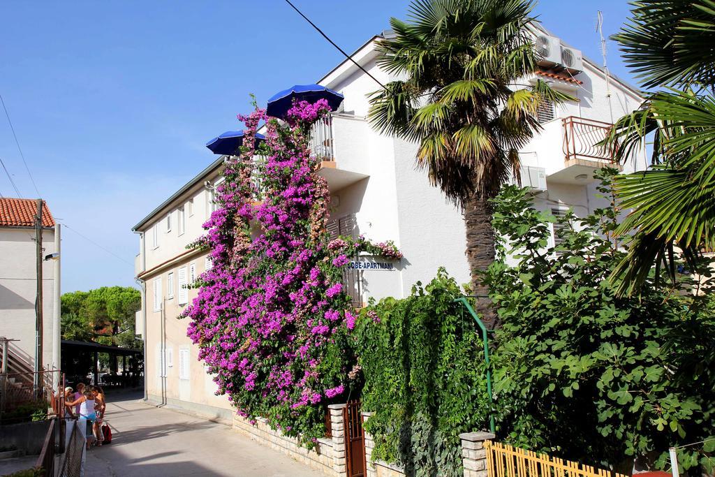 Apartments J&R Babara Biograd Na Moru Buitenkant foto